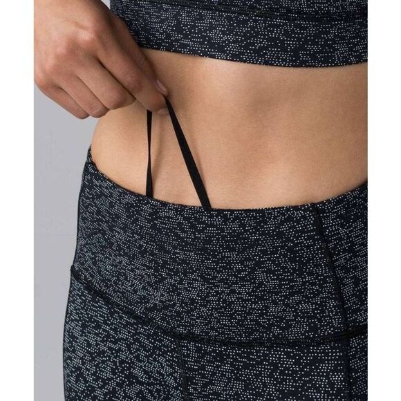 LULULEMON ATHLETICA Fast Free Crop II (Nulux 19') Size 4 - Picture 3 of 7